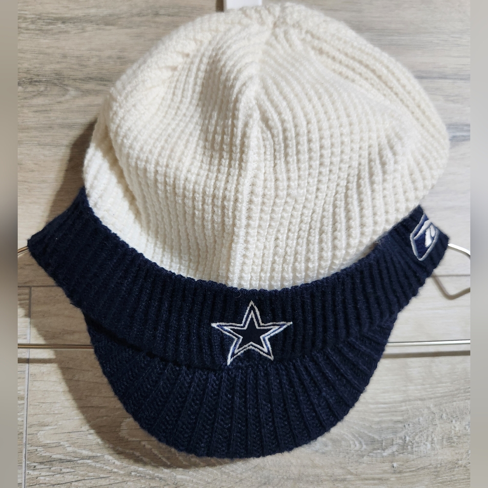 NEW Reebok Dallas Cowboys Knit Hat with Visor